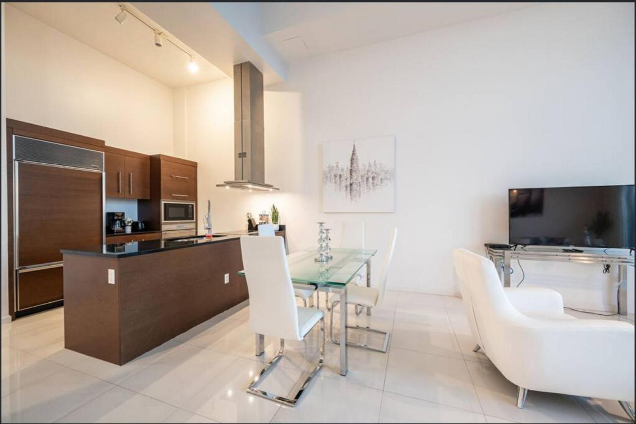 Beautiful One Bedroom Condo 16Ft Ceilings At The W ميامي المظهر الخارجي الصورة