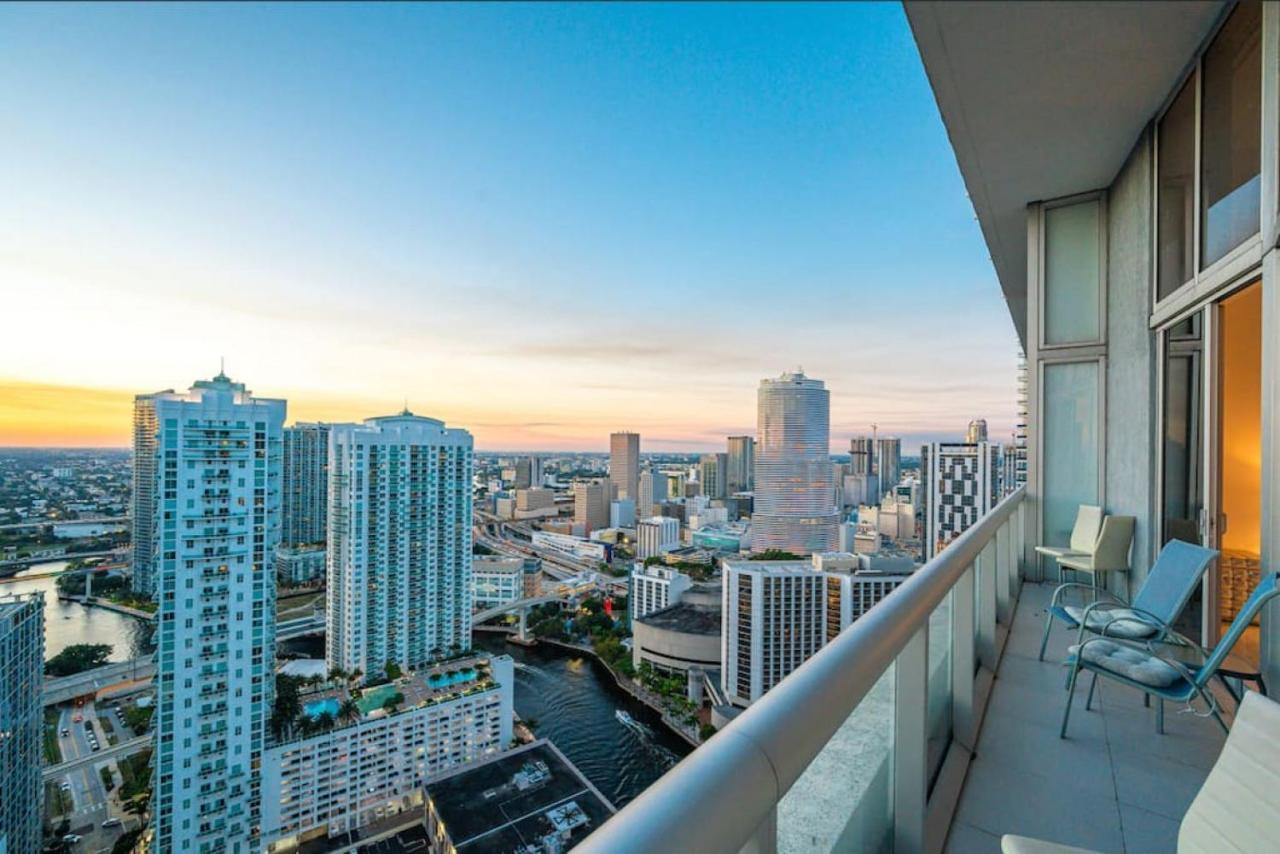 Beautiful One Bedroom Condo 16Ft Ceilings At The W ميامي المظهر الخارجي الصورة