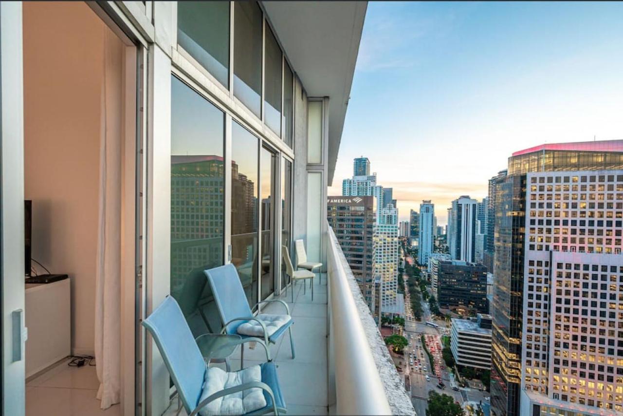 Beautiful One Bedroom Condo 16Ft Ceilings At The W ميامي المظهر الخارجي الصورة