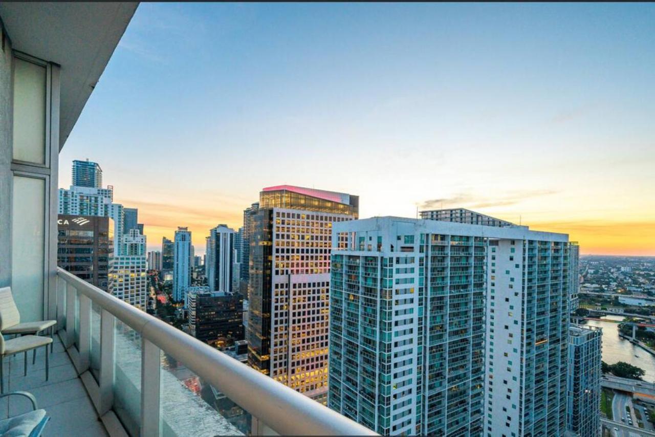 Beautiful One Bedroom Condo 16Ft Ceilings At The W ميامي المظهر الخارجي الصورة