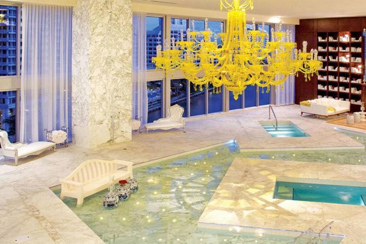 Beautiful One Bedroom Condo 16Ft Ceilings At The W ميامي المظهر الخارجي الصورة